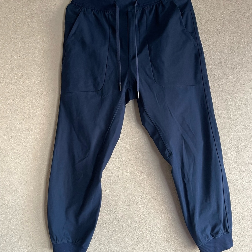 Lululemon Athletica jogger size small